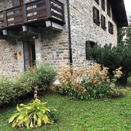 Il Pino Cembro Lägenhet
